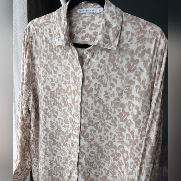 89.Nwt Calvin Klein Leopard Print Button-Up Blouse - Picture 2 of 5
